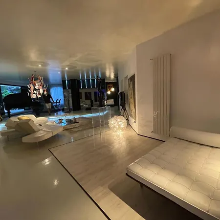 Penthouse Montecarlo Style With Lounge Pool Appartamento