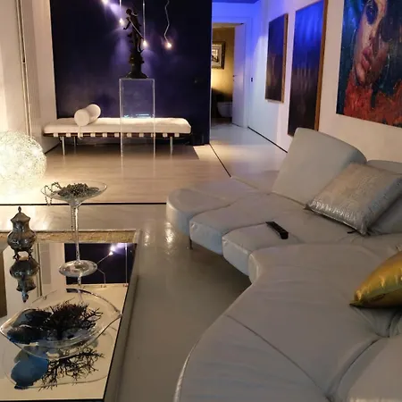 Appartement Penthouse Montecarlo Style With Lounge Pool La Spezia