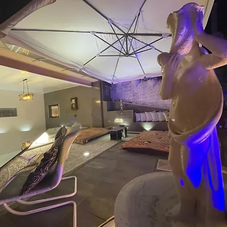 Appartement Penthouse Montecarlo Style With Lounge Pool La Spezia